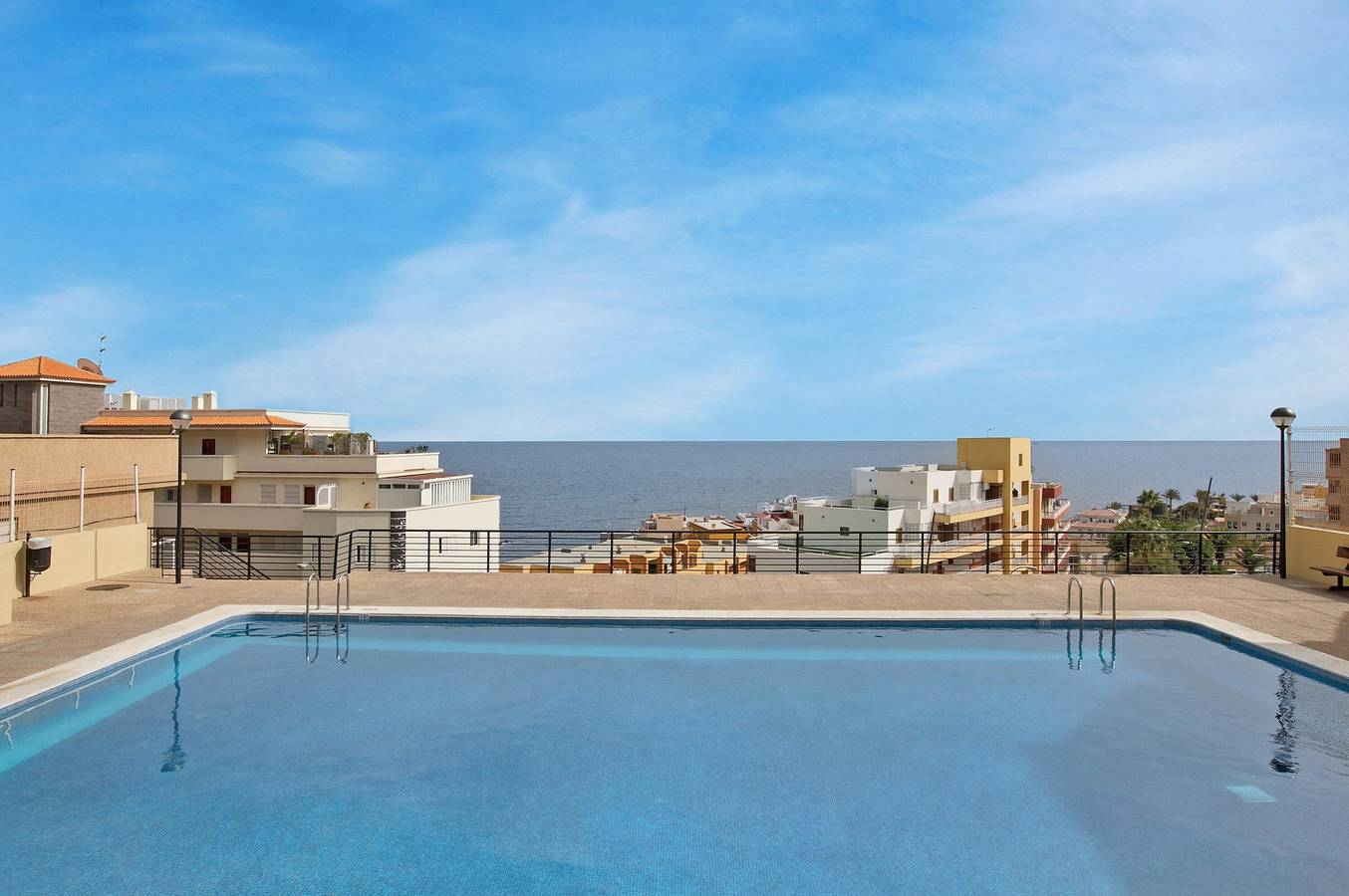 Alojamiento vacacional 'Apartamento Caletillas Alan' con piscinas compartidas, terraza y Wi-Fi in Arigoña, Las Caletillas