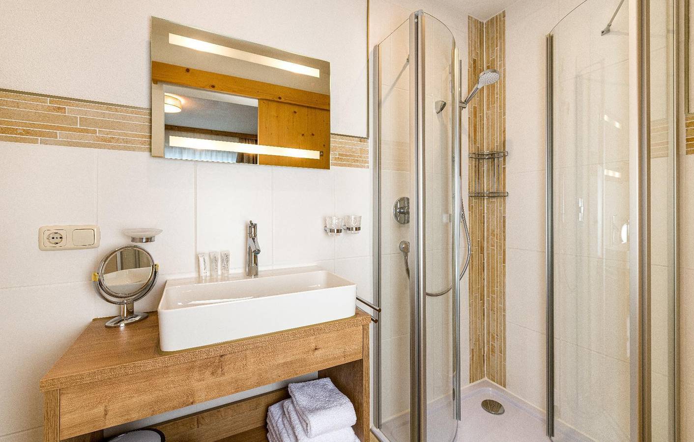 Doppelzimmer, Komfort, Kurzaufenthalt in Steeg, Allgäuer Alpen (Österreich)