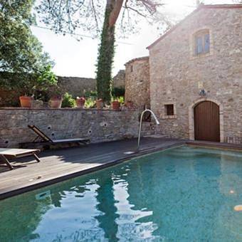 Casa de vacaciones para 30 personas, con jardín además de vistas y piscina - 1