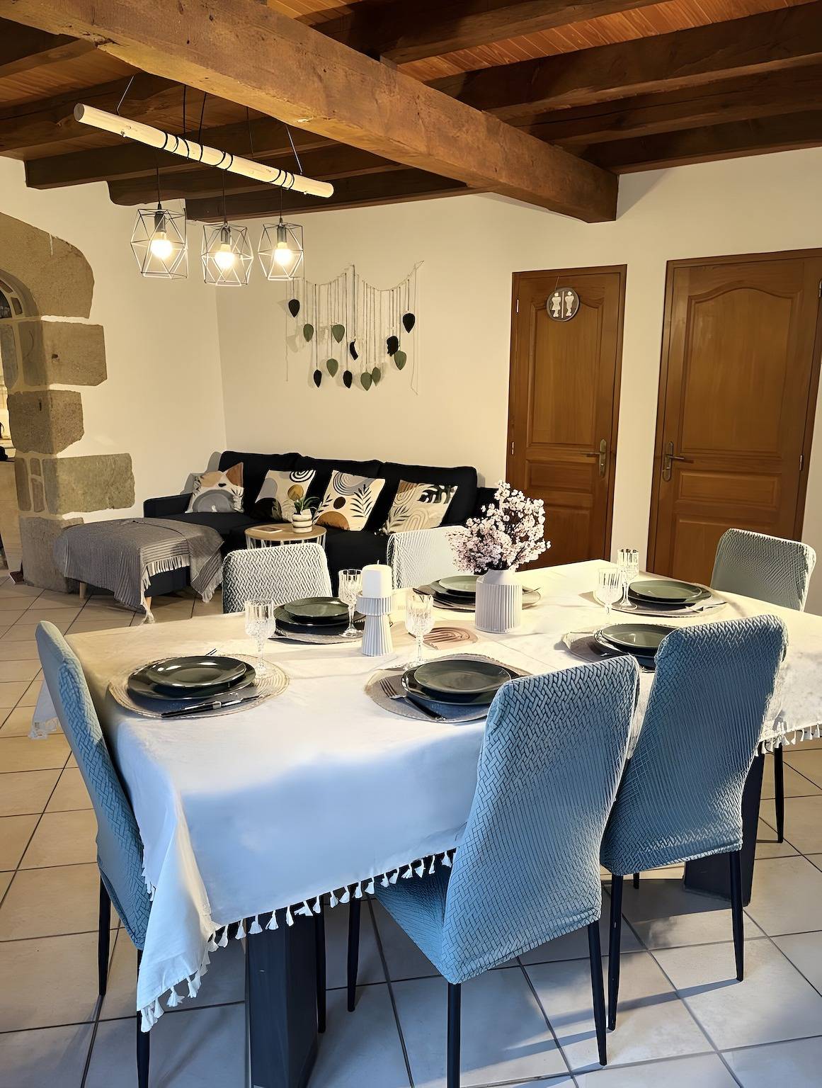 Gîte la Servolle – Comfortabel vakantiehuis nabij winkels, karting en natuur in Bourg-Lastic, Clermont-Ferrand en omgeving