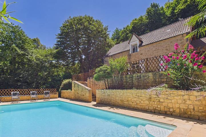 Maison pour 6 personnes, avec jardin, animaux acceptés à Carlux