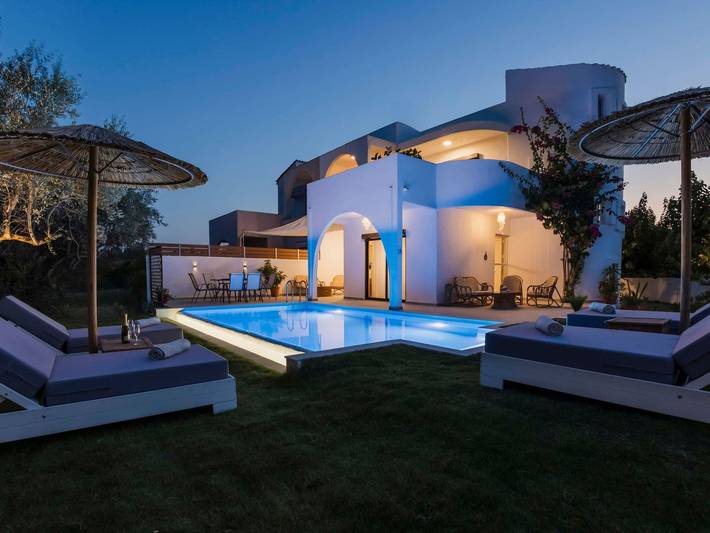 Ferienhaus für 5 Personen, mit Balkon und Garten sowie Pool in Afantou