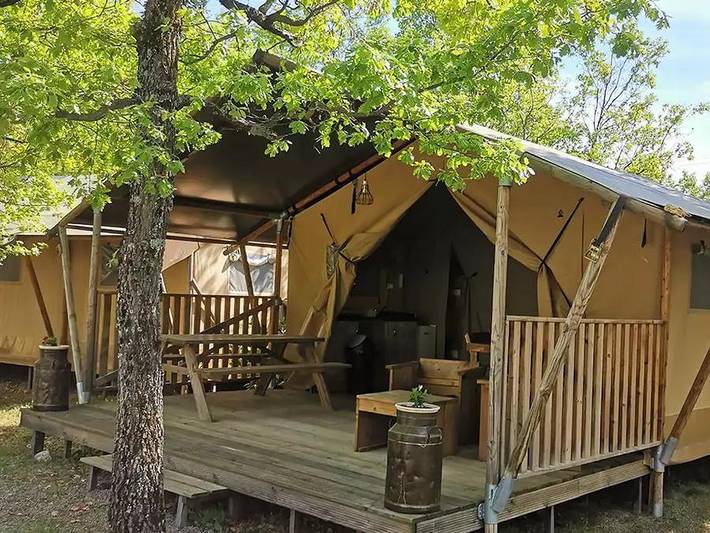 Flower Camping Jas du Moine - Tente en toile et en bois 4 personnes - Safari Standard 25m²(sans sanitaires) in Salignac, Région de Forcalquier