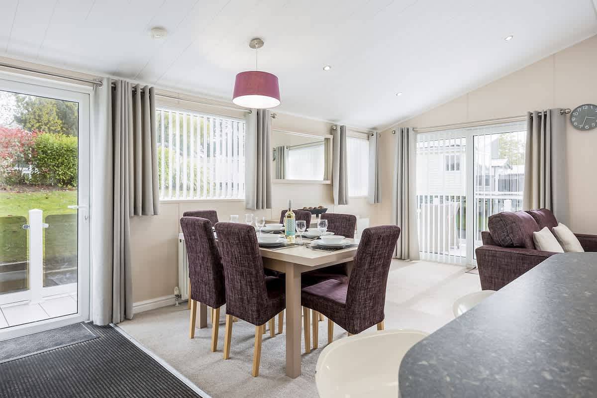 Acorns - Spacious 3-bedroom Lodge in Rockley Park in Poole, Poole Harbour