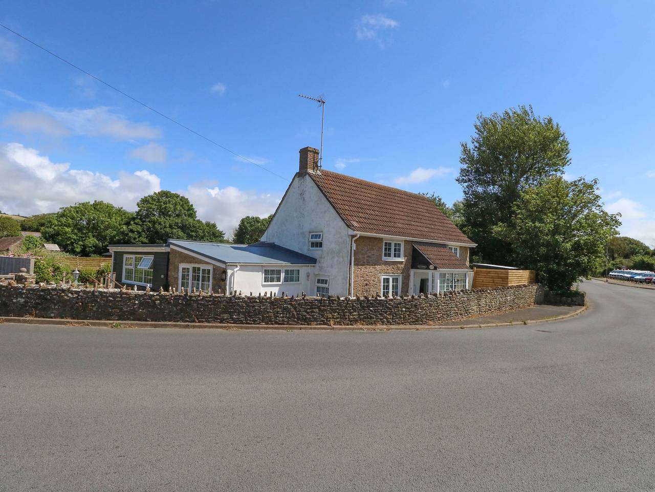 Greenwich Cottage in Burton Bradstock, Dorset