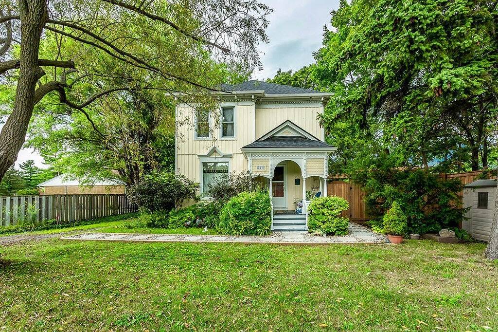 Atemberaubendes Heritage House mit Whirlpool und privatem Garten in Niagara Falls, Niagara Fälle