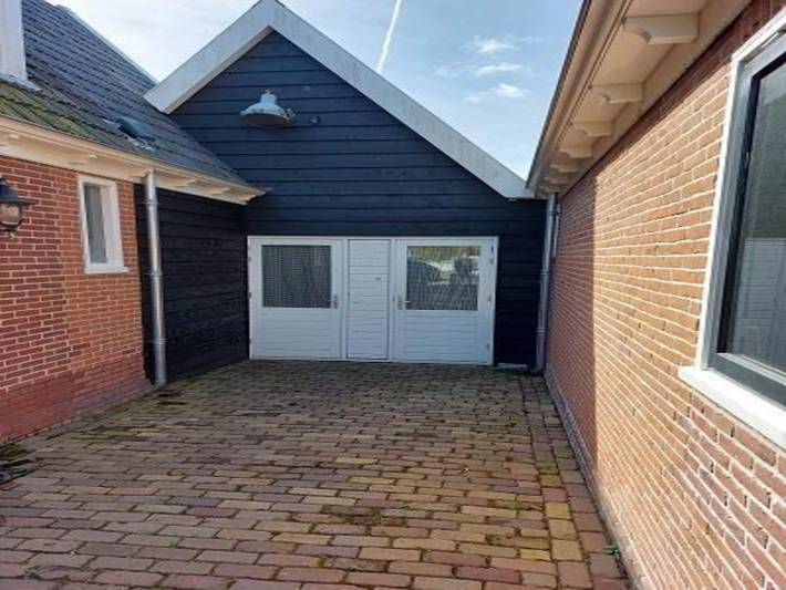 Vakantiehuis voor 4 personen, with tuin and zwembad as well as terras, kindvriendelijk in Dirkshorn