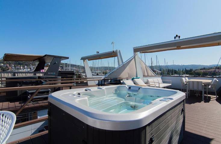 Ferienhaus für 4 Personen, mit Meerblick und Terrasse sowie Whirlpool und Ausblick in Slowenien - 2