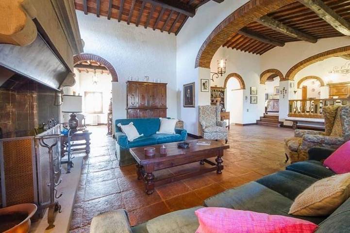 Villa in Gaiole In Chianti mit 6 Schlafzimmern 12 Schlafplätzen in Rignano sull'Arno, Valdarno