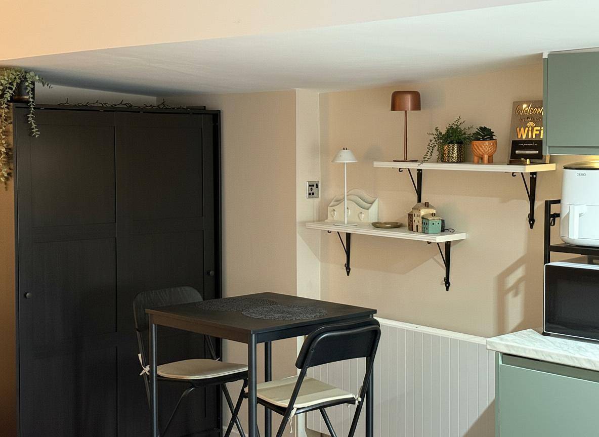Ganze Ferienwohnung, Annex Studio - Sleeps 2, High-Speed Wifi & Parking in Liverpool, Merseyside