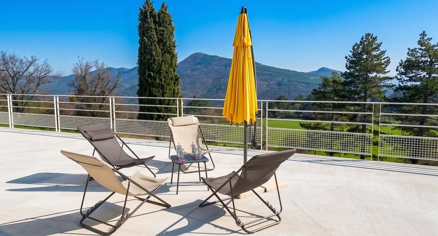 Location de vacances pour 6 personnes, avec Terrasse à Plan-de-Baix