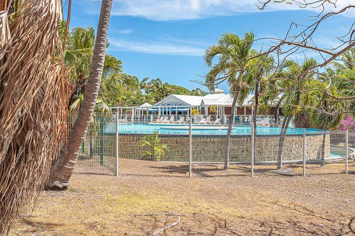 Gîte pour 2 personnes, avec piscine et terrasse à Saint-François - 2