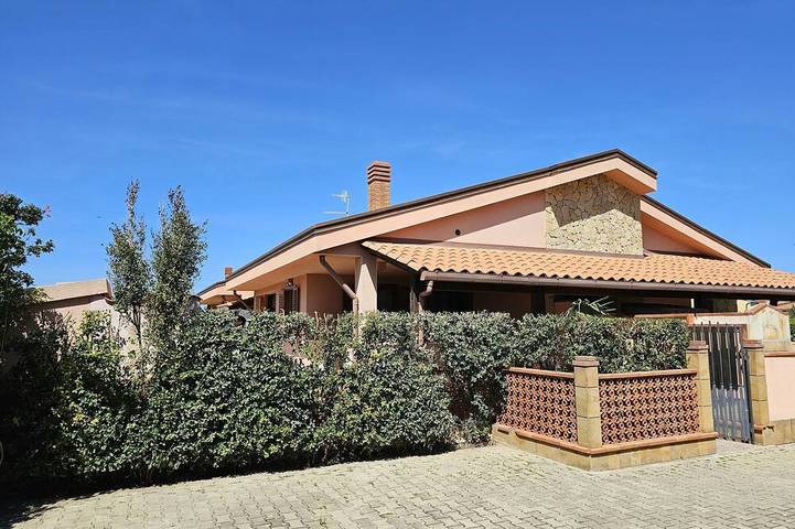 Villa für 7 Personen, mit Balkon und Whirlpool sowie Garten - 1