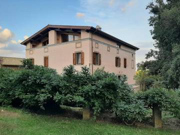 Cottage pour 3 personnes, avec jardin et vue ainsi que piscine et bassin pour enfant à Viterbo