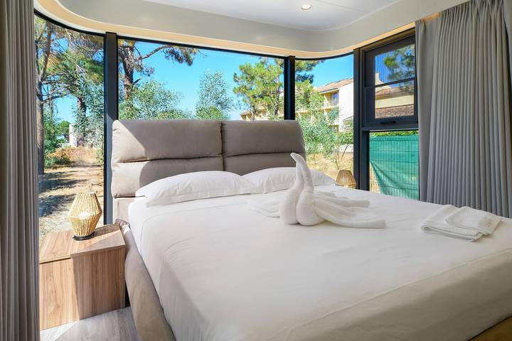 Guest Room “Futura 1 - House of the Future” in Borgo, 50 m from the Beach in Borgo, Bastia region