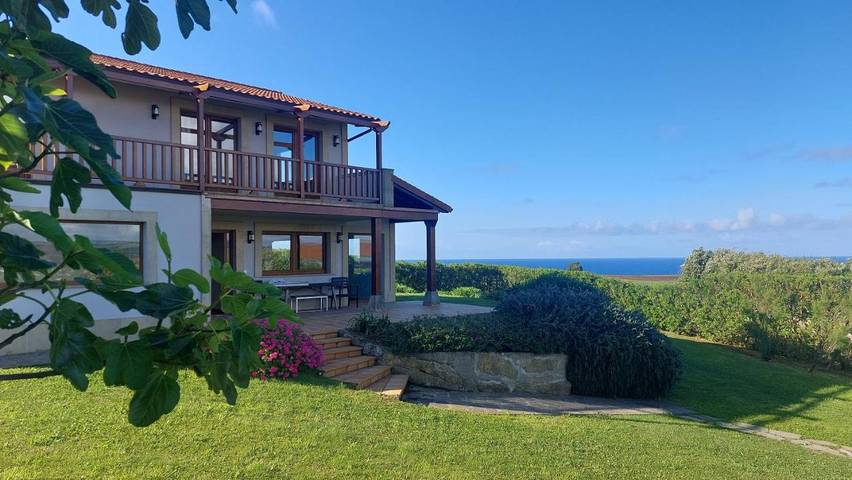 Casa rural para 8 personas, con Balcón y Terraza además de Jardín y Vistas en Ribamontán al Mar