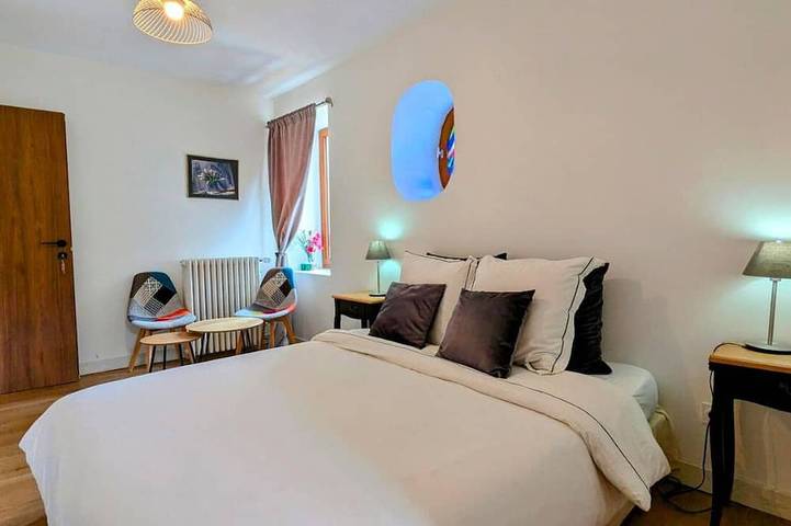 Gîte pour 16 personnes, avec piscine ainsi que jardin et terrasse à Nuits-Saint-Georges - 2
