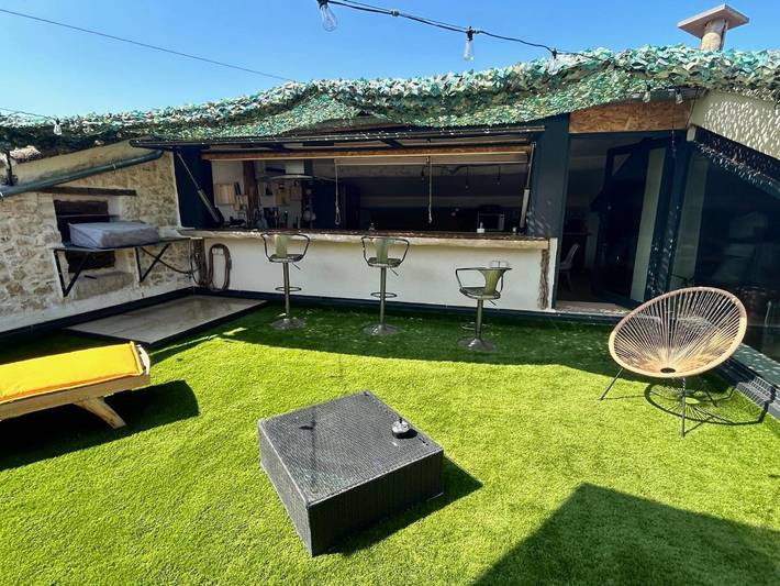 Location de vacances pour 10 personnes, avec terrasse ainsi que vue et piscine à Bourdic - 3