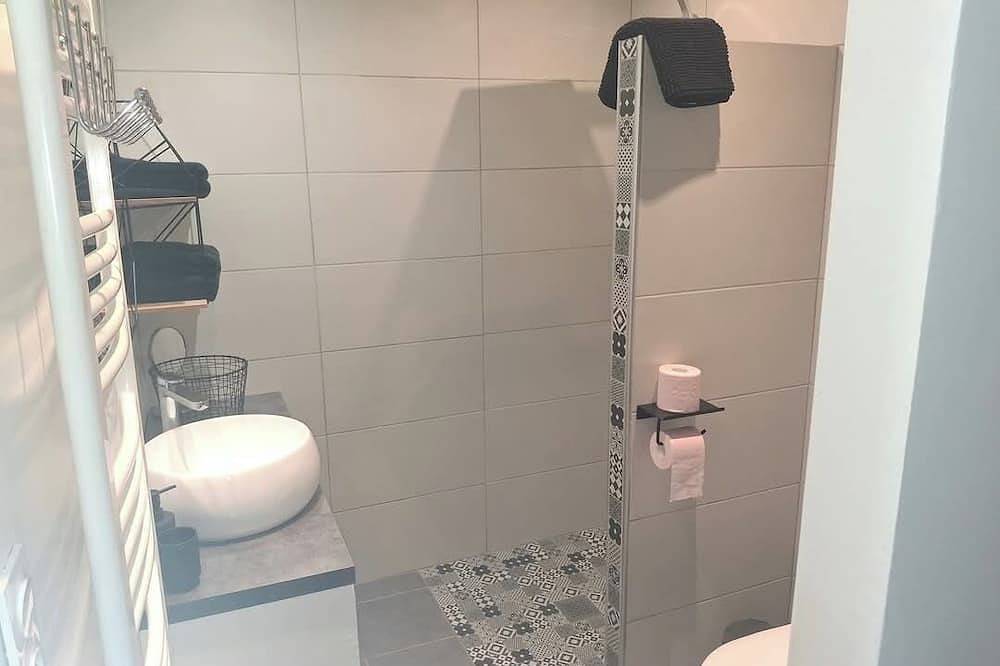 Oustau d'Esteou near Nyons, Vaison la Romaine and at the foot of the Ventoux mountains in Mirabel-aux-Baronnies, Nyons region