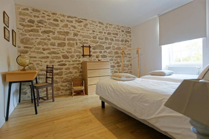 Location de vacances pour 6 personnes, avec vue et jardin à Bugeat - 2