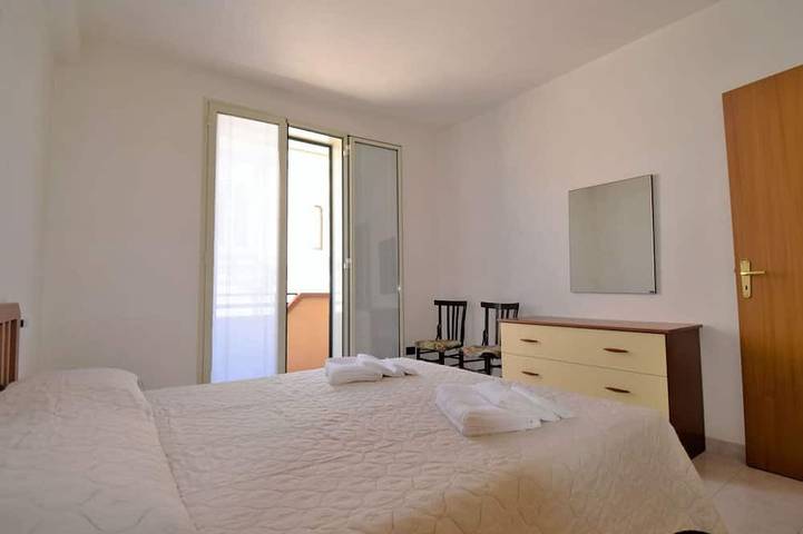 Caratteristica villa indipendente per 8 persone con A/C, Wifi, Tv e terrazza in Capo Passero, Portopalo di Capo Passero