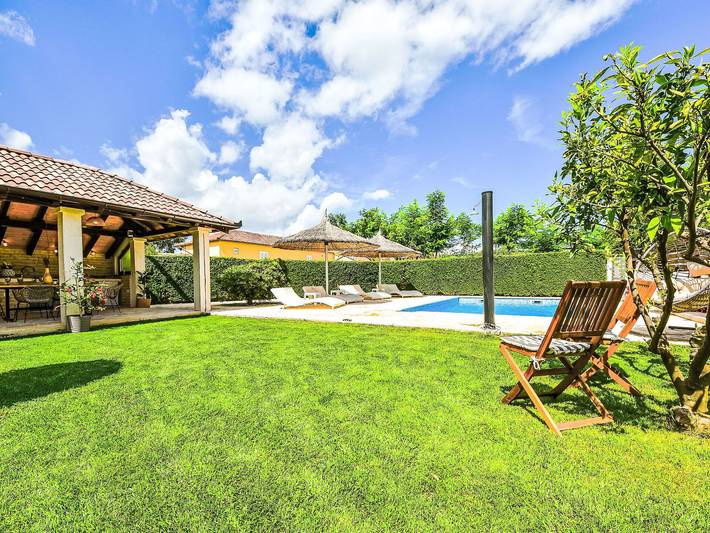 Ferienwohnung für 4 Personen, mit Pool und Garten in Biograd na Moru - 2