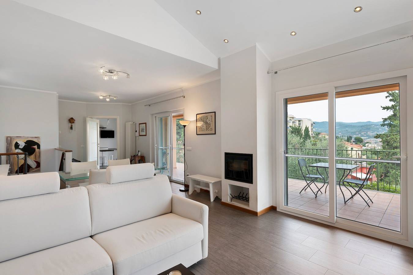 Villa 'Capo Berta View' con Vista Mare, Wi-Fi e Aria Condizionata in Comune di Diano Marina, Riviera di Ponente