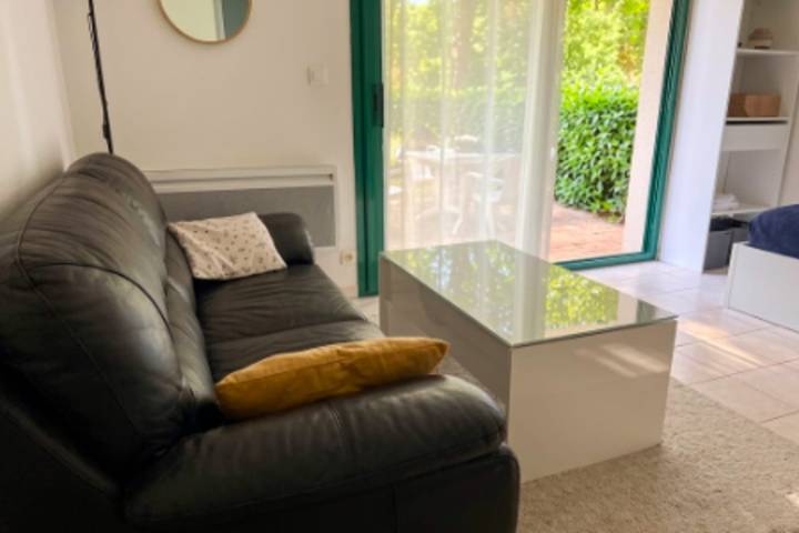 Gîte pour 2 personnes, avec Terrasse dans Port des Minimes - 3