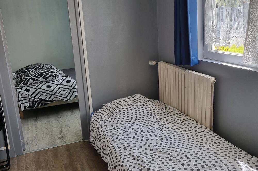 Entire apartment, House 100 m from the sea. in Luc-sur-Mer, Caen region