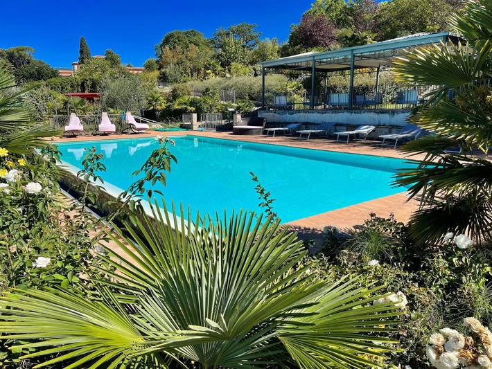 Location de vacances pour 24 personnes, avec vue ainsi que terrasse et jardin, animaux acceptés à Spoleto - 4