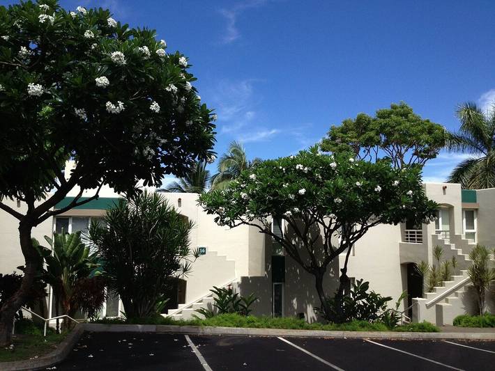 Vacation rental for 2 people, with hot tub and yard as well as pool in Wailea
