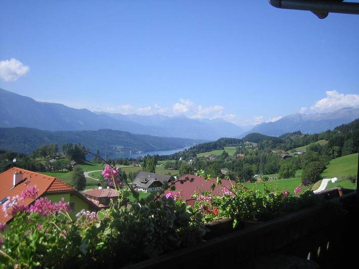 Dreibettzimmer mit Balkon in Millstatt, Bezirk Spittal an der Drau