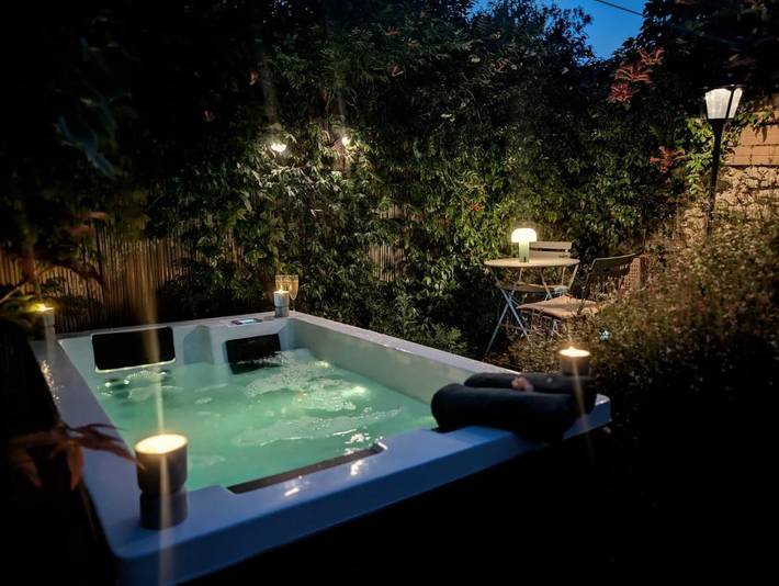 Location de vacances pour 6 personnes, avec terrasse ainsi que vue et jardin à Pexiora - 2