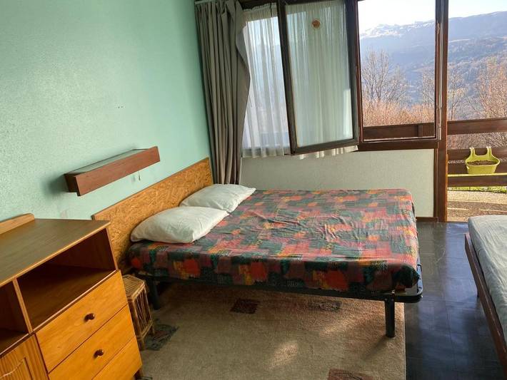 Gîte pour 6 personnes, avec bassin pour enfant et sauna ainsi que vue et terrasse dans La Banne d'Ordanche - 4