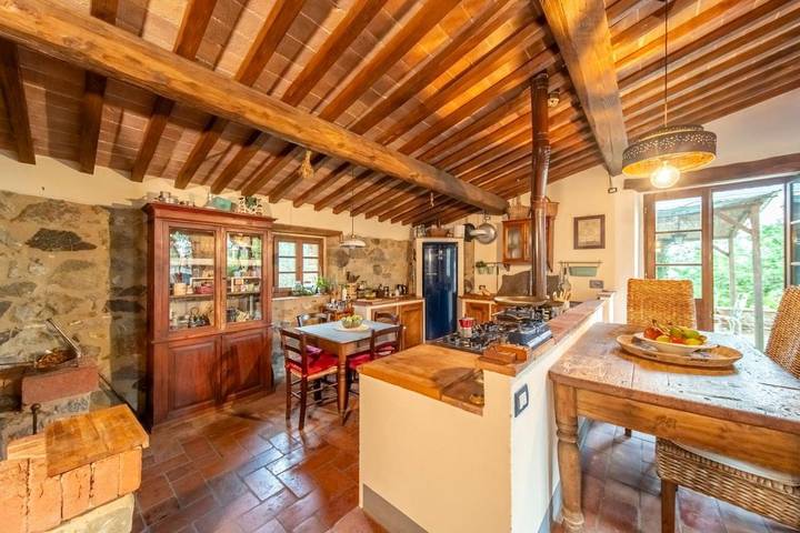 Villa per 4 persone, con Balcone e Terrazza nonché Giardino e Piscina a Murlo