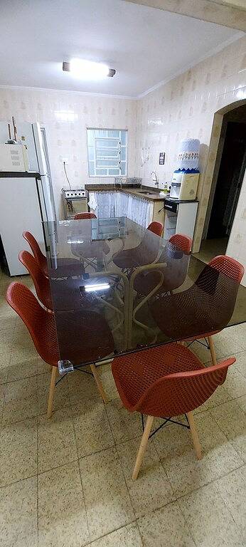 Spacious house with accessibility. A few meters from the beach. in Itanhaém, Baixada Santista