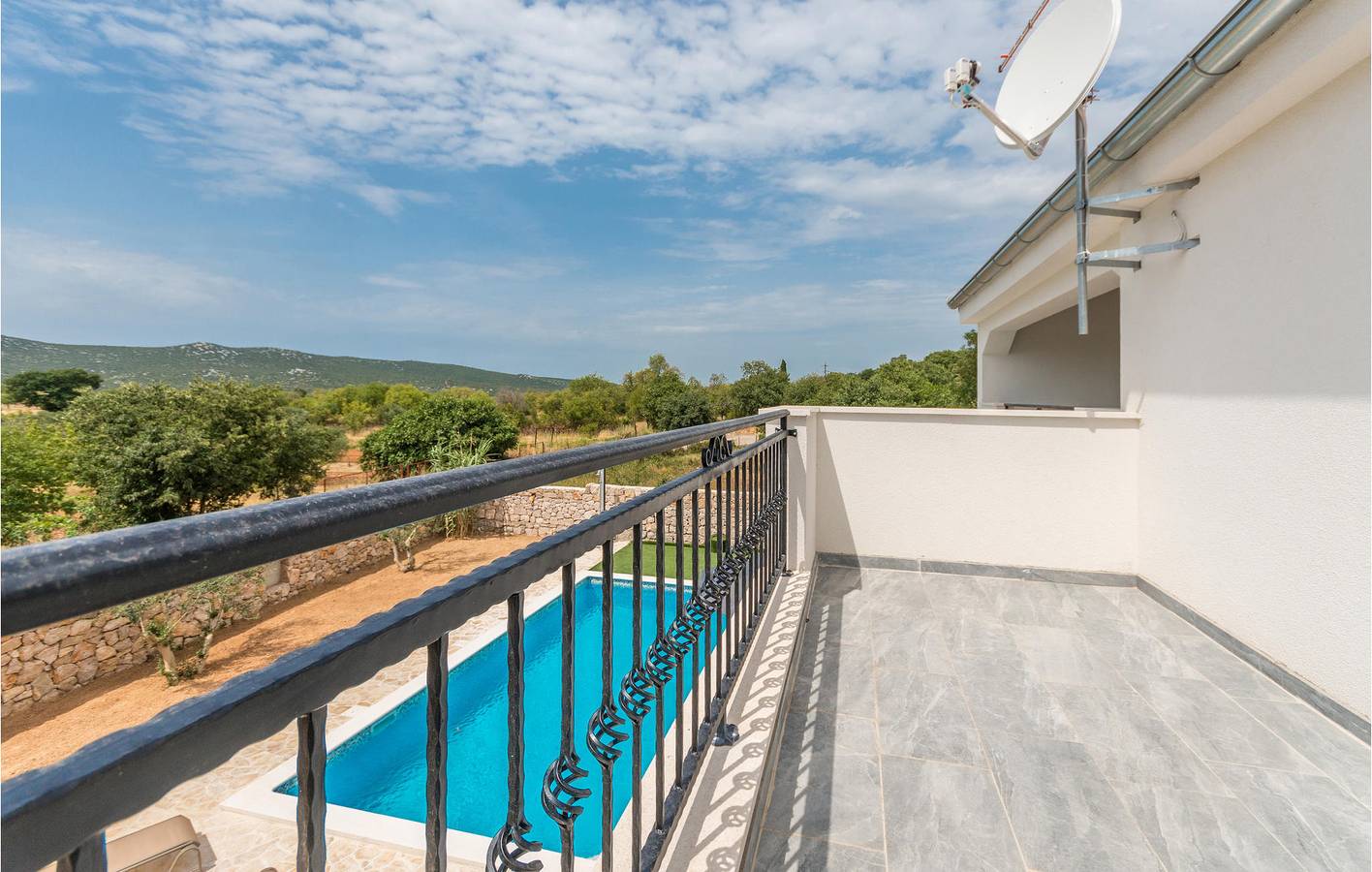 Charmantes, ca. 18 m² großes Apartment mit Pool, Küche und kostenlosem WLAN in Grad Benkovac, Zadar