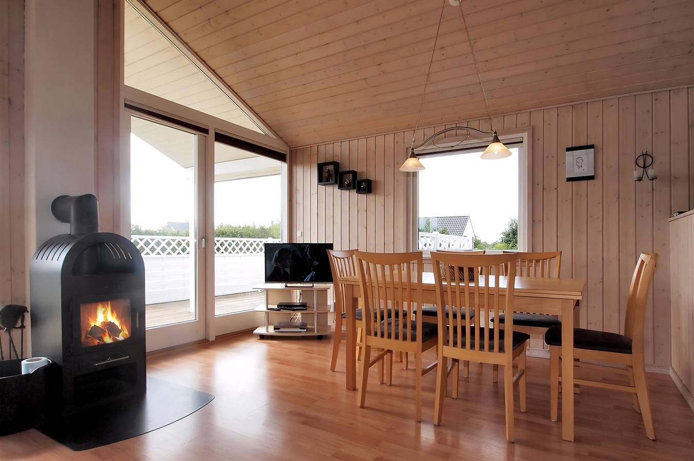 Stunning home in Tarm w/ Wifi, 3 Bedrooms and Sauna in Skaven Strand, Ringkøbing Fjord