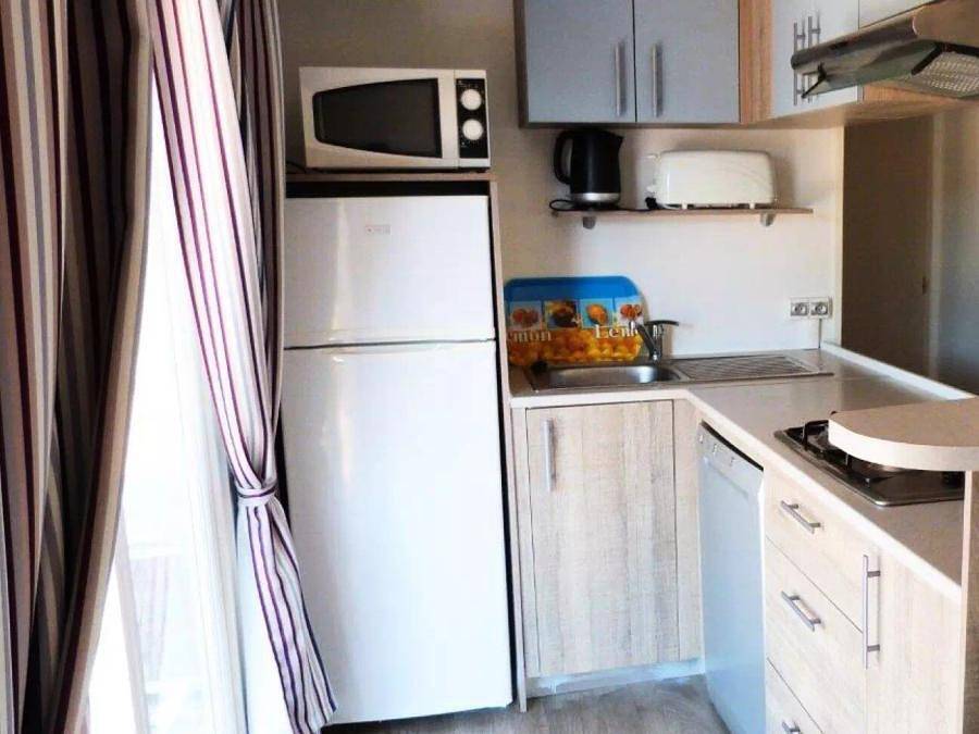 Camping Tikayan Les Cigales - Mobilhome 8 personas - Indiana 4 Habitaciones 6/8 Personas Aire Acondicionado + Tv in Le Muy, Region de Draguignan