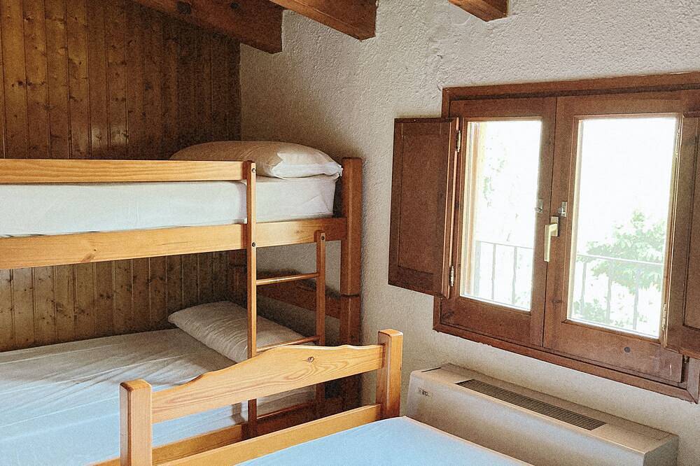 Albergue rural en plena naturaleza. Desconexión, senderismo, esquí y montañas! in San Lorenzo de Morunys, Pirineo Catalan