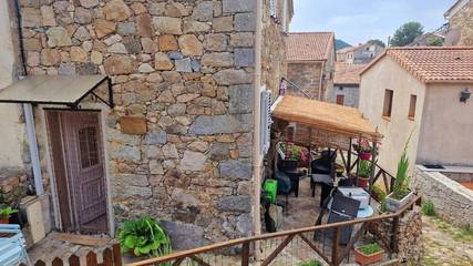 Gîte pour 2 personnes, avec terrasse, animaux acceptés à Bastelica