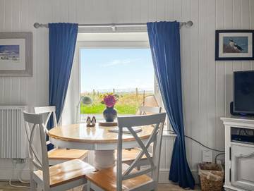 Holiday Rental for 4 People in Northumberland Coast, North East England, Photo 2
