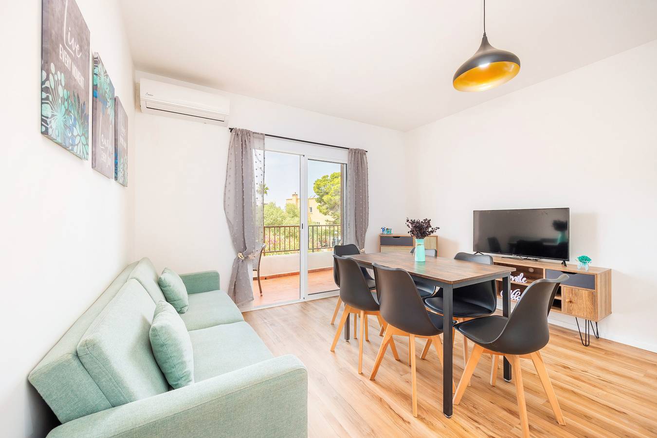 Entire apartment, Apartment 'Gran Sol Family 5' with Shared Pool, Wi-Fi and Air Conditioning in Cala Serena, Felanitx