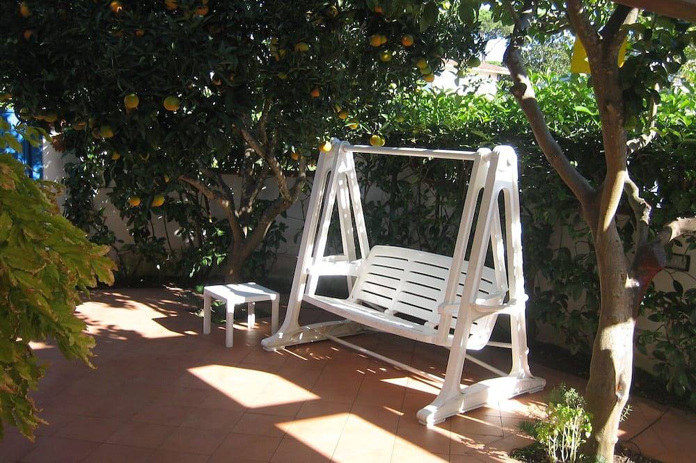 Entire apartment, Beautiful residence residence Mesa del Mar on the ground floor at 500 m. from the sea in Torre Olevola, Agro Pontino