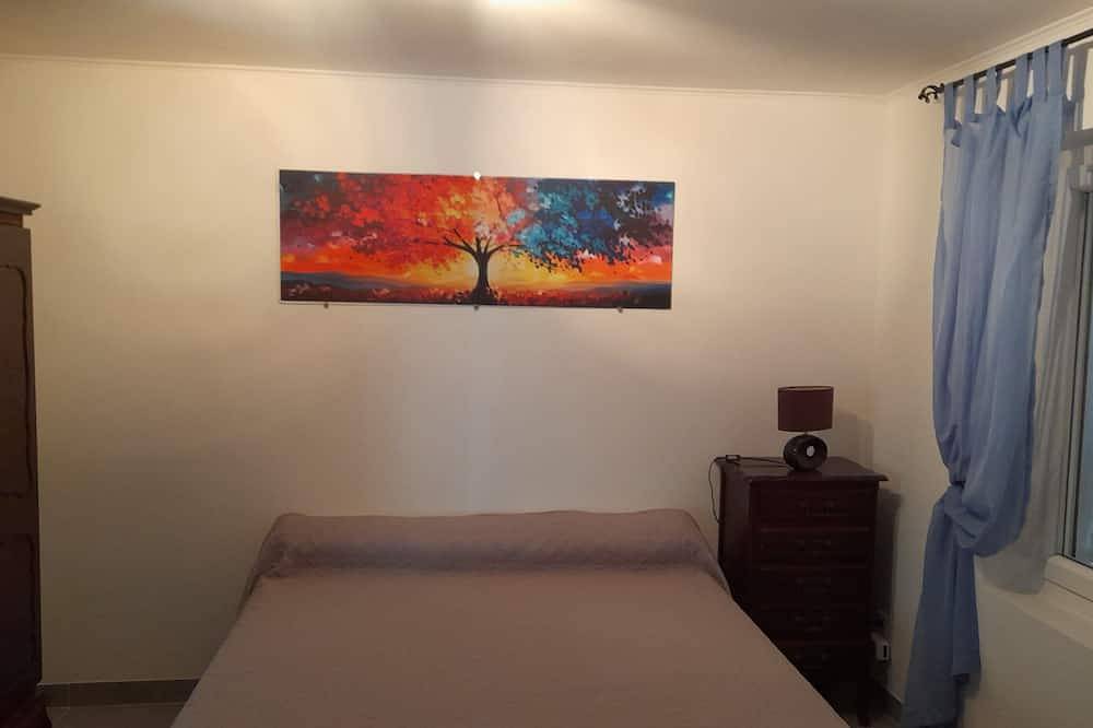 Gîte Location 1 canape-lit rapido 140 - bedroom 1 bed 160 refurbished. in Montagnac, Côte d'Améthyste