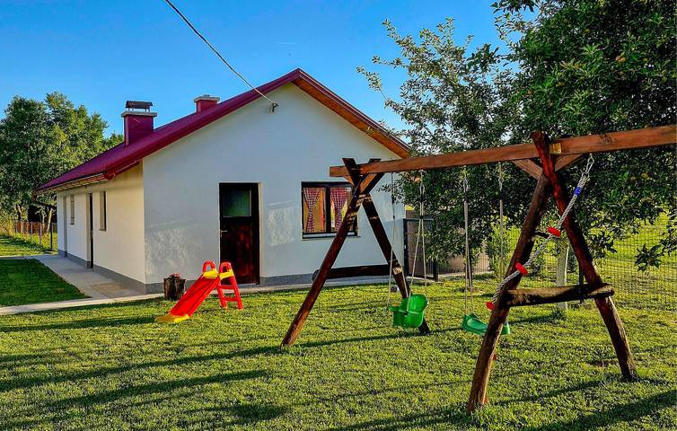 Gemütliche 240 m² große Wohnung mit Terrasse und Pool, 800 m vom Fluss Bogdanica entfernt in Gospitsch, Lika-Senj