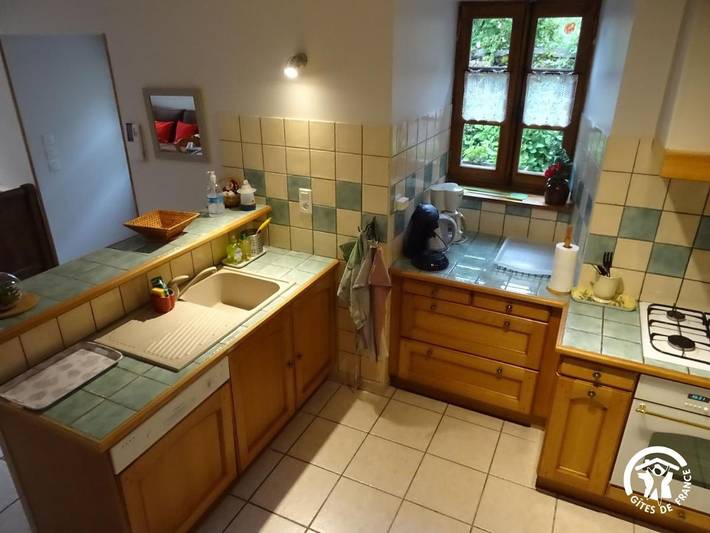 Location de vacances pour 5 personnes, avec vue ainsi que terrasse et jardin dans Saint-Geniez-d'Olt-et-d'Aubrac - 4