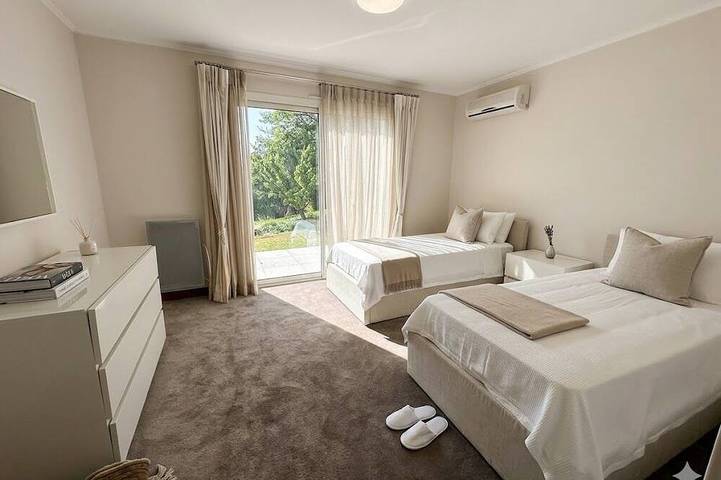 Location de vacances pour 12 personnes à Divonne-les-Bains - 2
