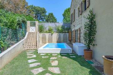 Cottage pour 7 personnes, avec piscine ainsi que vue et jardin, animaux acceptés à La Bruguière