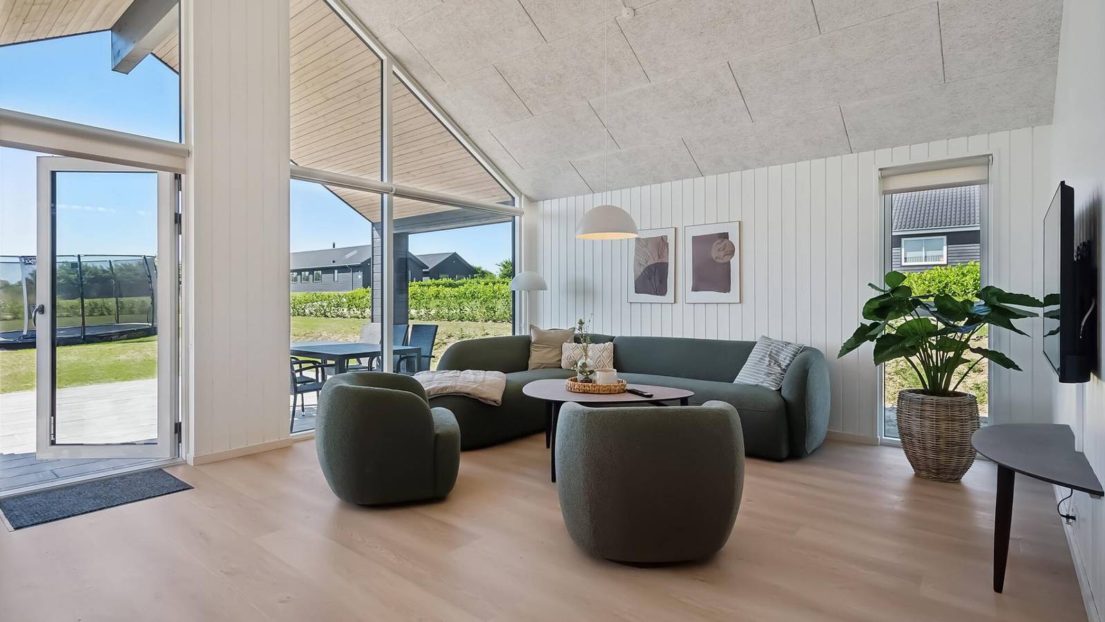 776 – Ferienhaus mit Pool in Ivenack für 18 Personen in Ivenack, Mecklenburgische Seenplatte